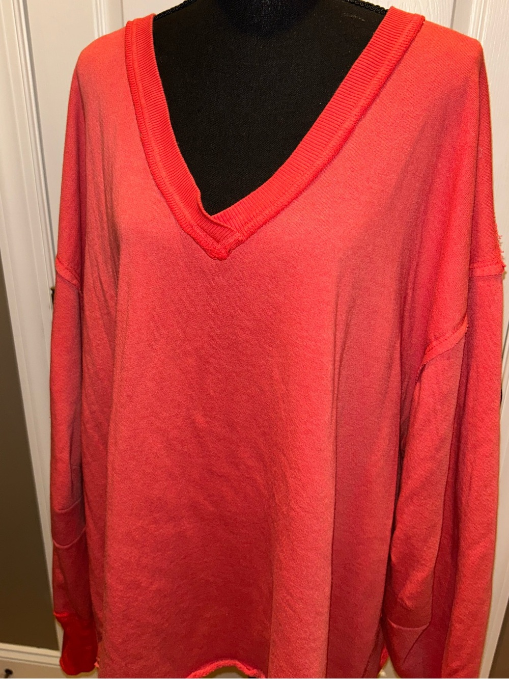 We The Free Venice V-Neck Sweatshirt red coral - Picture 6 of 12